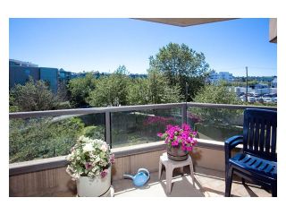 Photo 2: 312 1490 Pennyfarthing Drive in Vancouver: Fairview VW Condo for sale (Vancouver West)  : MLS®# V870405