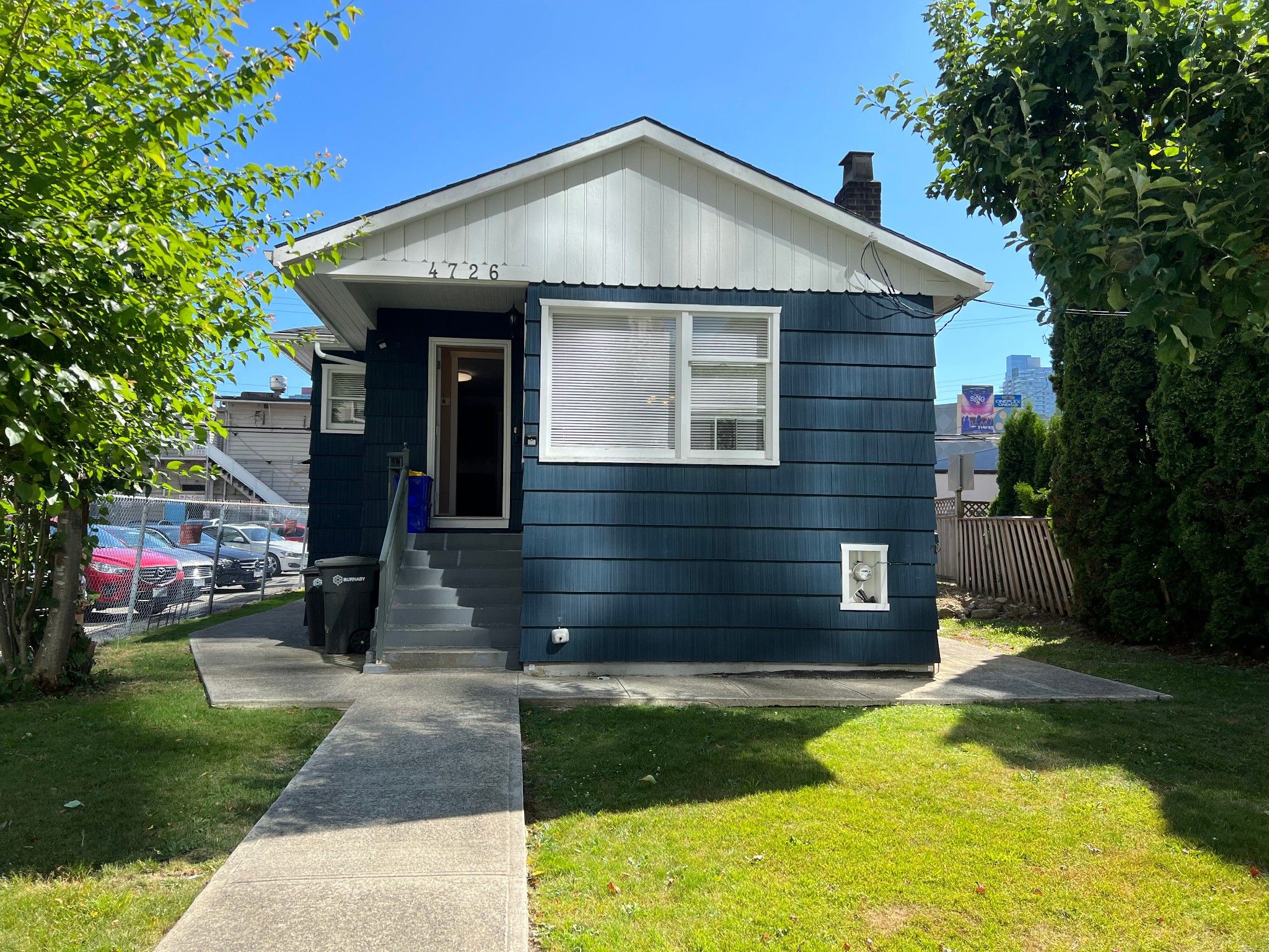 Main Photo:  in Burnaby: Metrotown House for rent (Burnaby East)  : MLS®# AR182