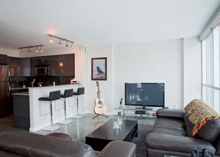 Photo 8: 1002 188 15 Avenue SW in Calgary: Beltline Apartment for sale : MLS®# C4229257