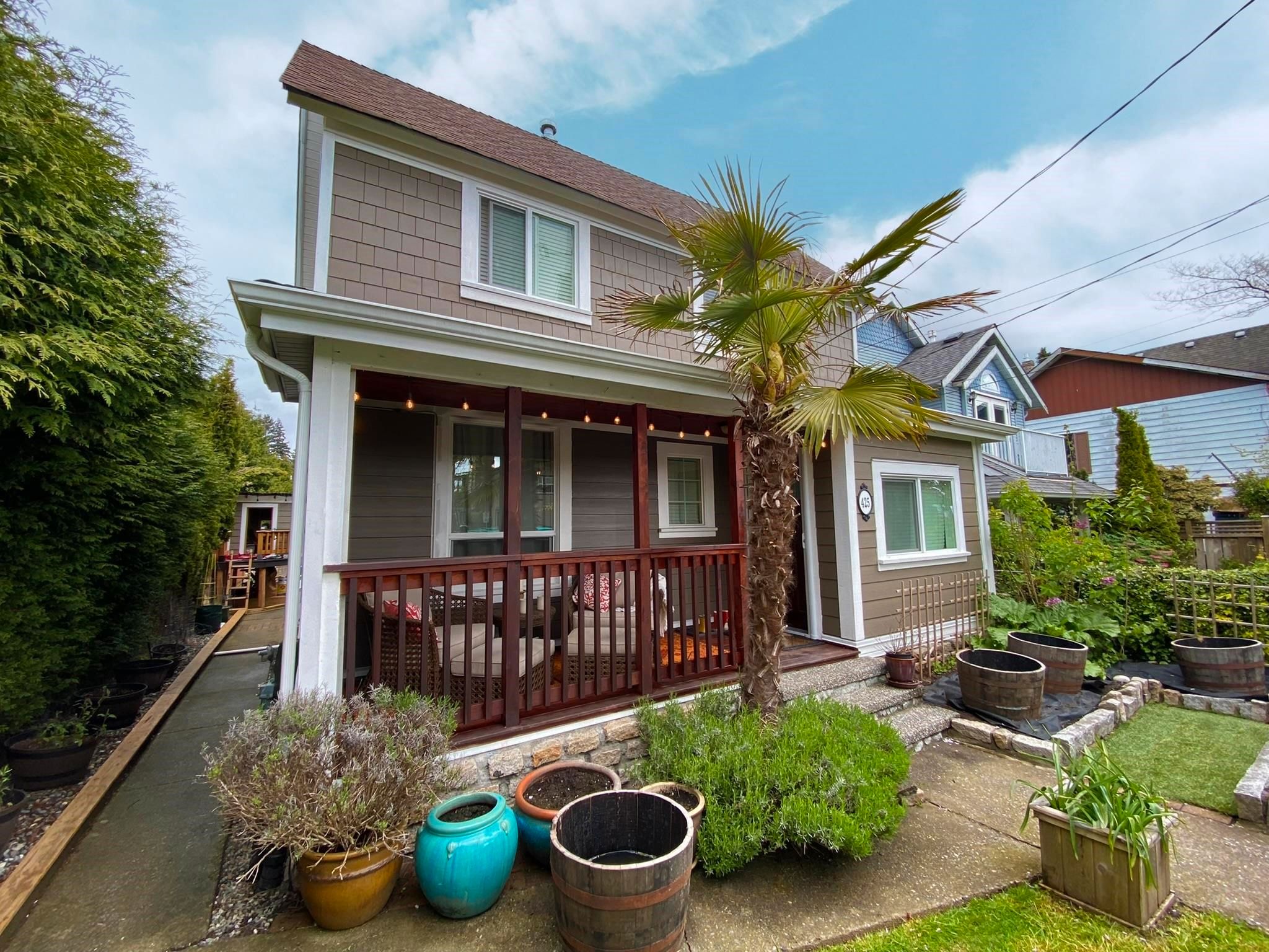 Main Photo: 425 ALBERTA Street in New Westminster: The Heights NW House for sale : MLS®# R2687032