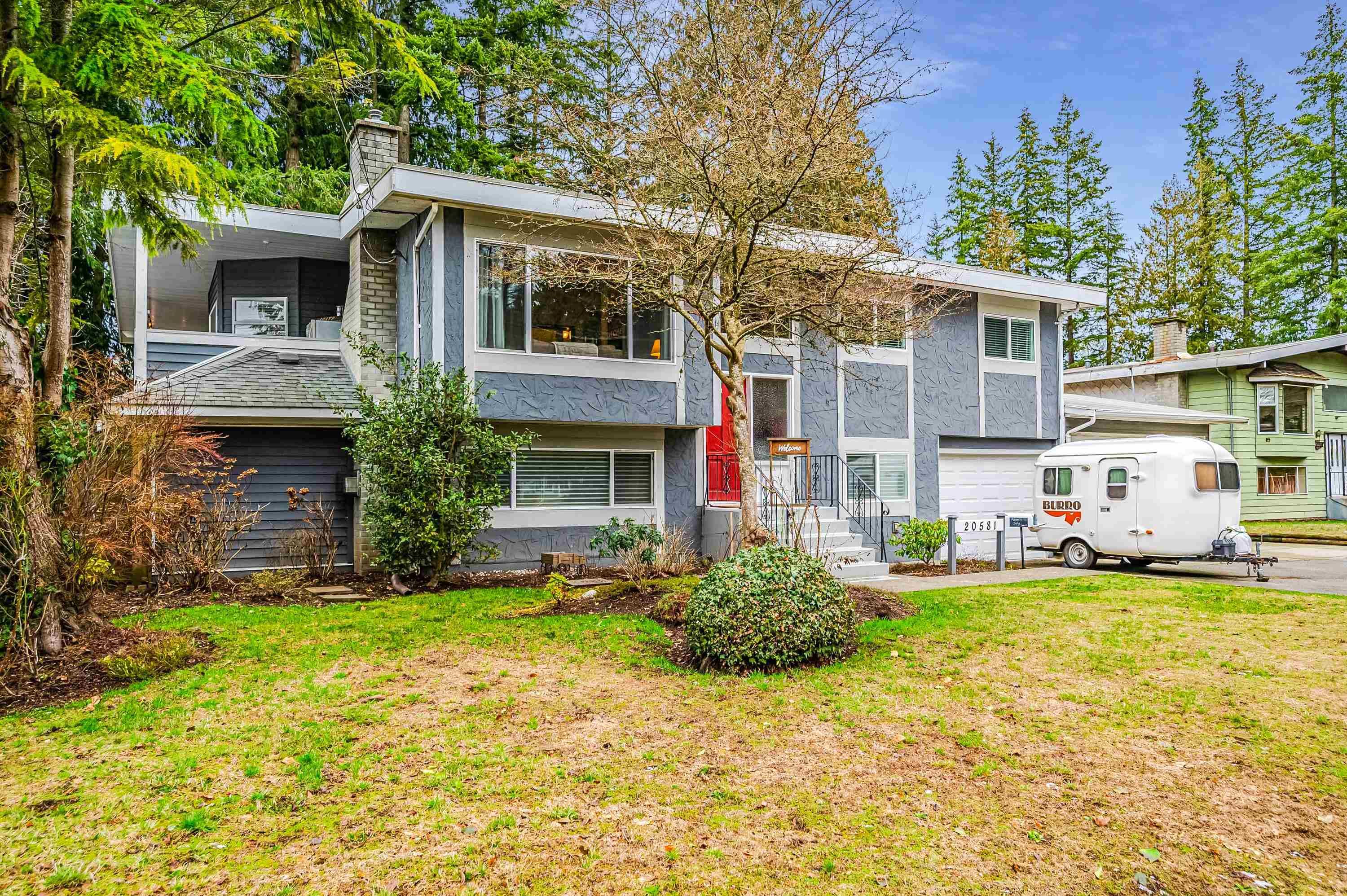 Main Photo: 20581 42 AVENUE in Langley: Brookswood Langley House for sale : MLS®# R2749603