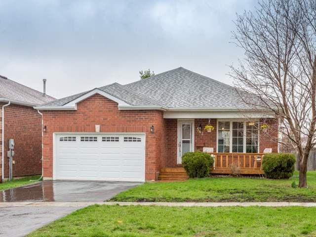 Main Photo: 542 Grove Street E in Barrie: Grove East House (Bungalow) for sale : MLS®# S3778037