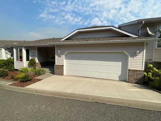 Main Photo: 68 2022 PACIFIC Way in Kamloops: Aberdeen Townhouse for sale : MLS®# 169643