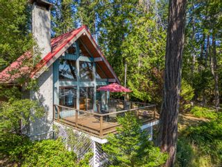 Photo 3: 4602 Pecos Rd in Pender Island: GI Pender Island House for sale (Gulf Islands)  : MLS®# 912914