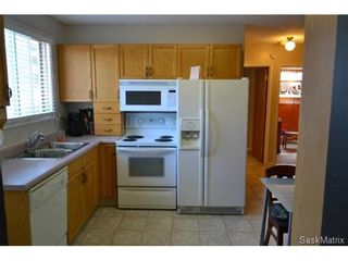 Photo 3: 41 Glenwood Avenue in Saskatoon: Westview Heights Single Family Dwelling for sale (Saskatoon Area 05)  : MLS®# 514341