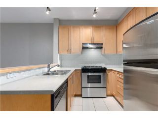 Photo 4: 208 2083 W 33RD Avenue in Vancouver: Quilchena Condo for sale in "Devonshire House" (Vancouver West)  : MLS®# V1116433