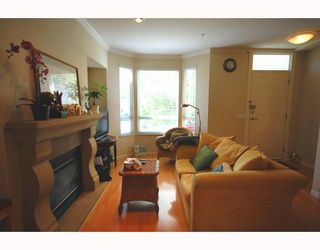 Photo 2: 489 W 46TH Avenue in Vancouver: Oakridge VW Townhouse for sale (Vancouver West)  : MLS®# V769159