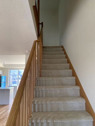 Photo 6:  in Clarington: Bowmanville House (3-Storey) for lease : MLS®# E8419228