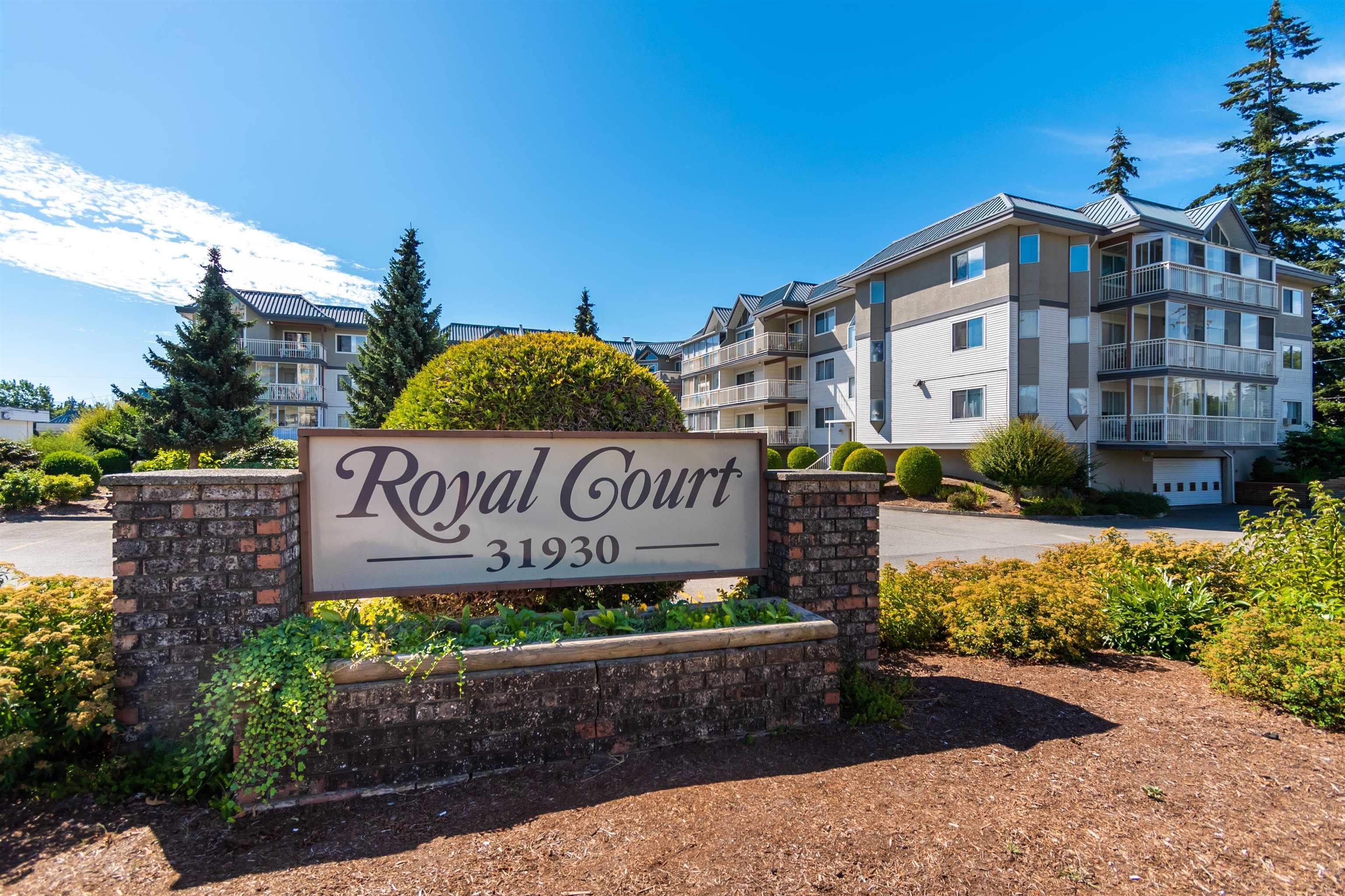 Main Photo: 316 31930 OLD YALE Road in Abbotsford: Abbotsford West Condo for sale in "Royal Court" : MLS®# R2778428