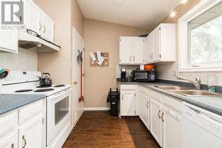 Photo 7: 62 Oxford Road W in Lethbridge: House for sale : MLS®# A2127062