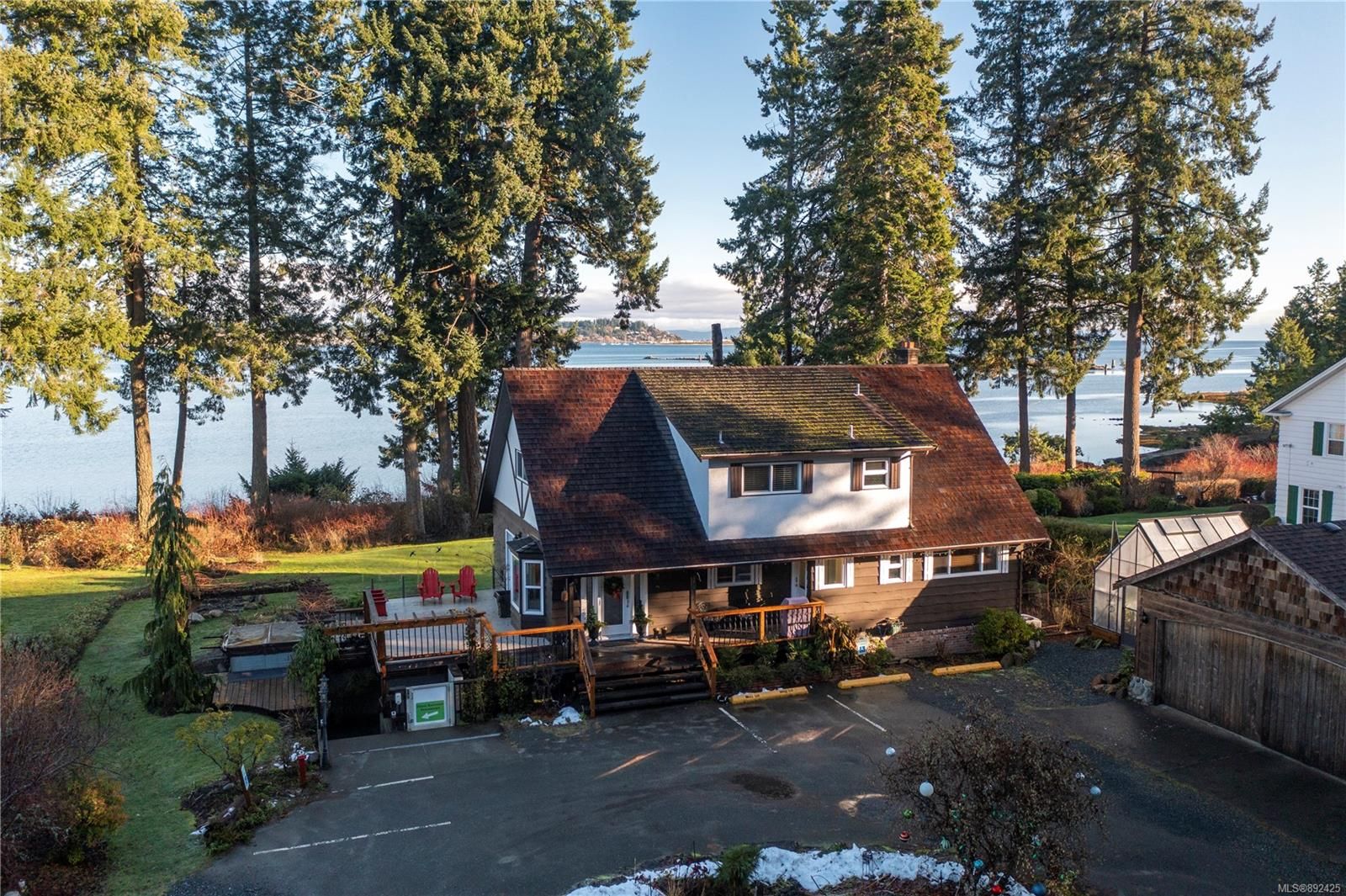 Main Photo: 4026 Haas Rd in Courtenay: CV Courtenay South House for sale (Comox Valley)  : MLS®# 892425