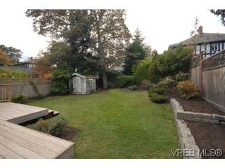 Photo 18: 1044 Redfern St in VICTORIA: Vi Fairfield East House for sale (Victoria)  : MLS®# 518219