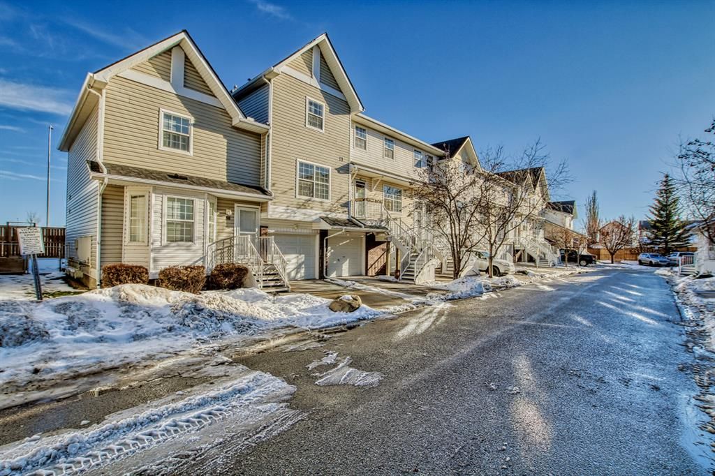 Main Photo: 72 Prestwick Acres Lane SE in Calgary: McKenzie Towne Row/Townhouse for sale : MLS®# A2013196