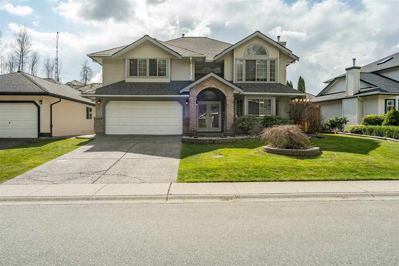 Main Photo: 23675 108 Loop in Maple Ridge: Albion House for sale : MLS®# R2447949