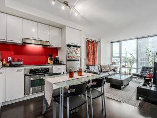 Photo 2: 2306 131 REGIMENT Square in Vancouver: Downtown VW Condo for sale in "SPECTRUM 3" (Vancouver West)  : MLS®# R2019933