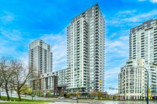 Photo 1: 1053 5515 BOUNDARY Road in Vancouver: Collingwood VE Condo for sale in "WALL CENTRE CENTRALPARK" (Vancouver East)  : MLS®# R2678796