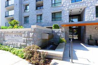Photo 1: 409 6018 IONA Drive in Vancouver: University VW Condo for sale in "ARGYLE HOUSE" (Vancouver West)  : MLS®# R2303514