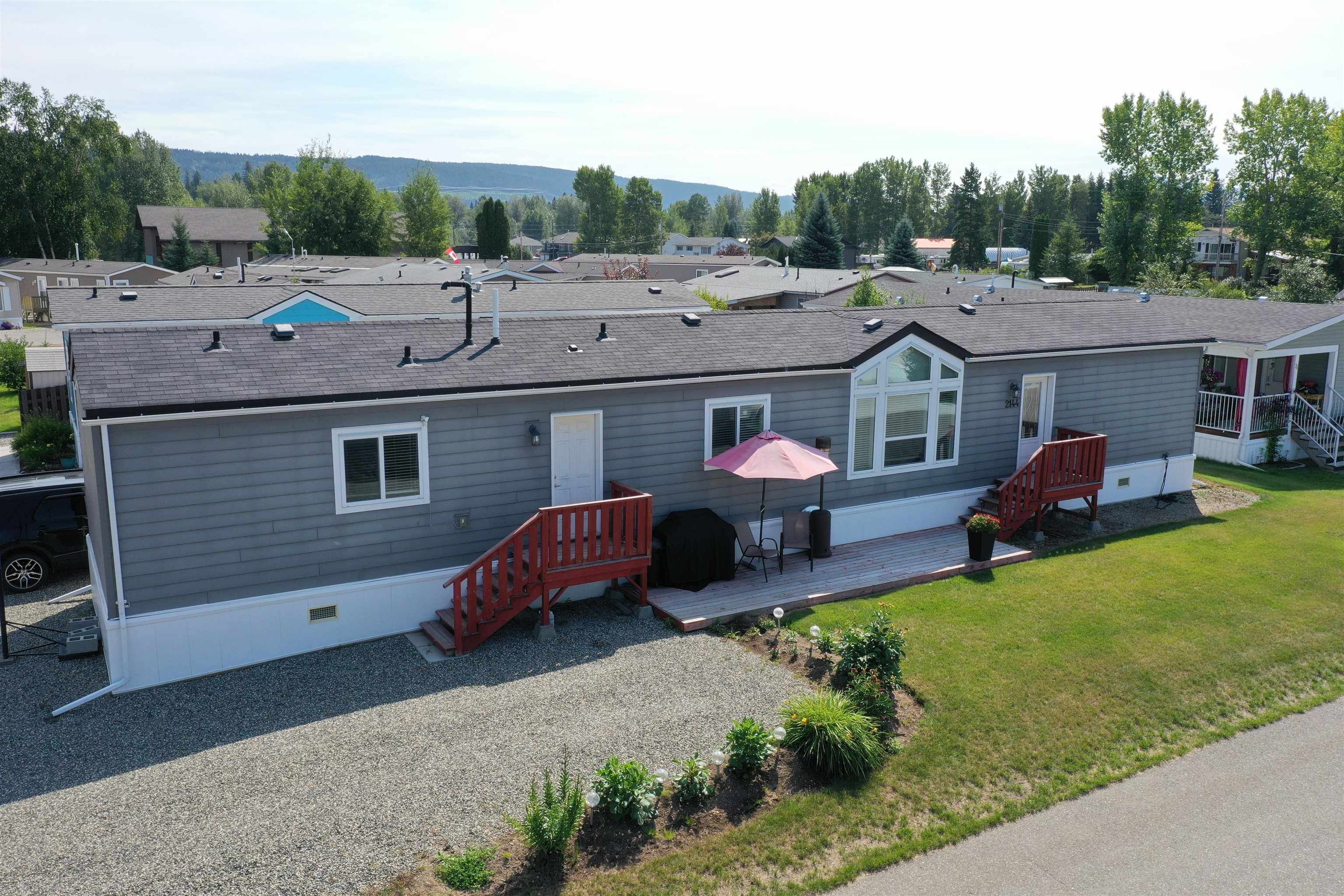 Main Photo: 2144 GOLDEN POND Road in Quesnel: Quesnel - Town Manufactured Home for sale in "Ashland Meadows" : MLS®# R2824631
