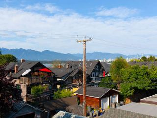Photo 1: 3241 W 2ND Avenue in Vancouver: Kitsilano 1/2 Duplex for sale (Vancouver West)  : MLS®# R2424445