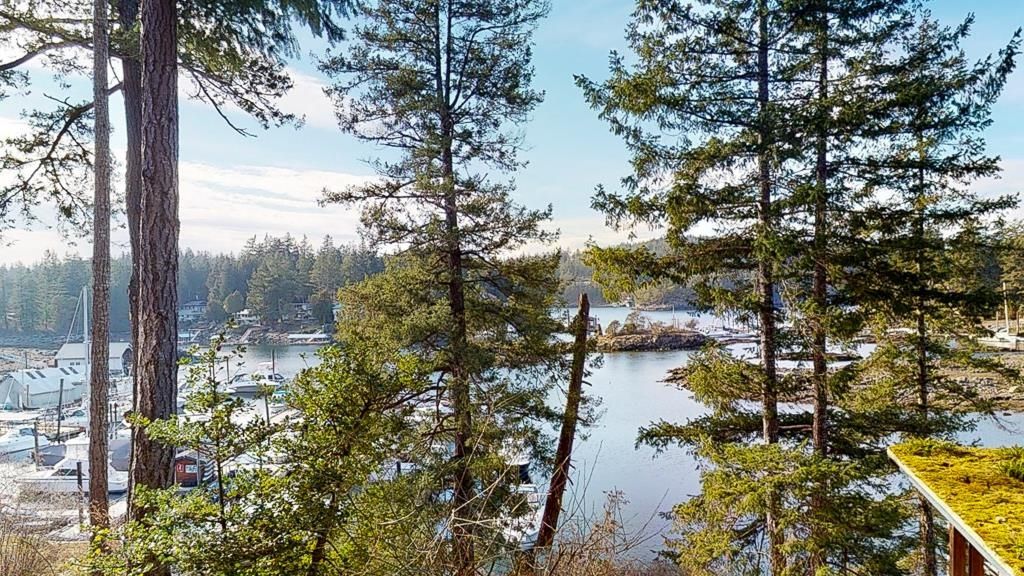 Main Photo: 1D 12849 LAGOON Road in Madeira Park: Pender Harbour Egmont Townhouse for sale in "PAINTED BOAT RESORT & SPA" (Sunshine Coast)  : MLS®# R2689692