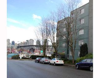 Photo 3: 506 1510 W 1ST Avenue in Vancouver: False Creek Condo for sale in "MARINER POINT" (Vancouver West)  : MLS®# V691019
