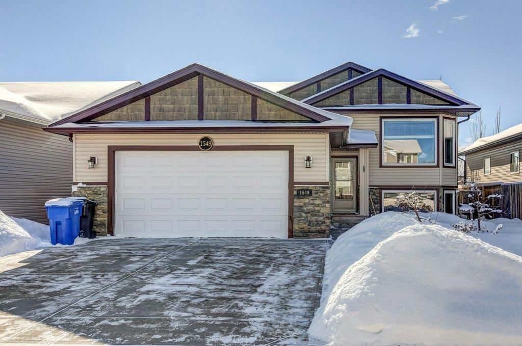 Main Photo: 1549 McAlpine Street: Carstairs Detached for sale : MLS®# A2029186