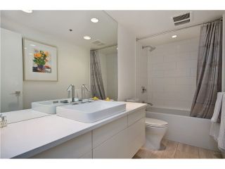 Photo 3: 502 1008 BEACH Avenue in Vancouver: Yaletown Condo for sale (Vancouver West)  : MLS®# V993458