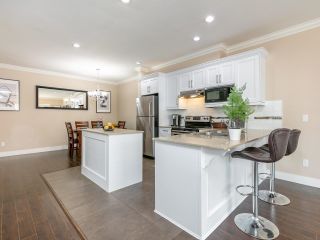 Photo 9: 101 15399 GUILDFORD Drive in Surrey: Guildford Townhouse for sale (North Surrey)  : MLS®# R2724875