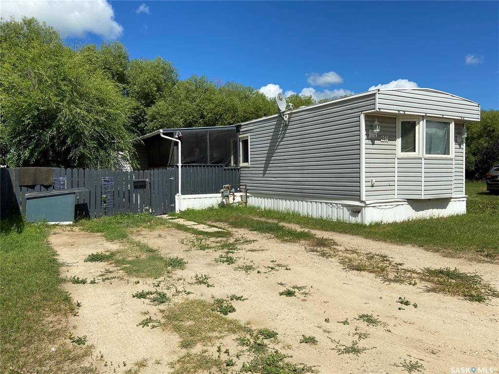 Main Photo: 2N Northbay Trailer Court in Prince Albert: Residential for sale (Prince Albert Rm No. 461)  : MLS®# SK904131