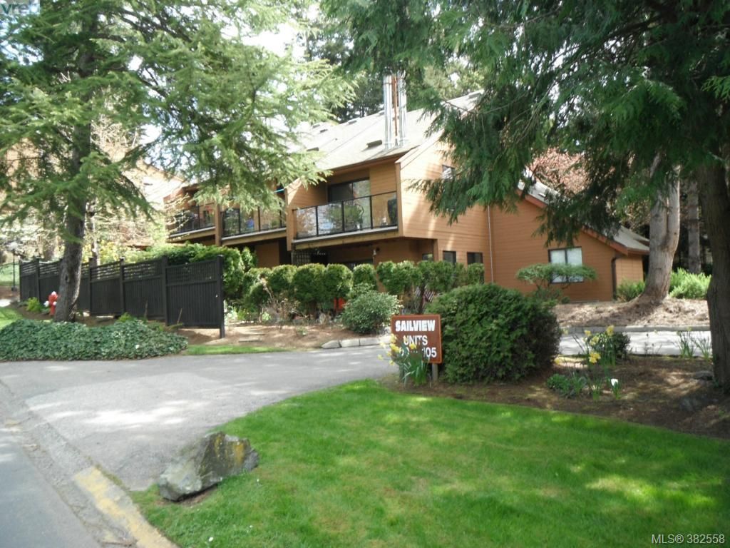 Photo 1: Photos: 102 2341 Harbour Rd in SIDNEY: Si Sidney North-East Row/Townhouse for sale (Sidney)  : MLS®# 768663