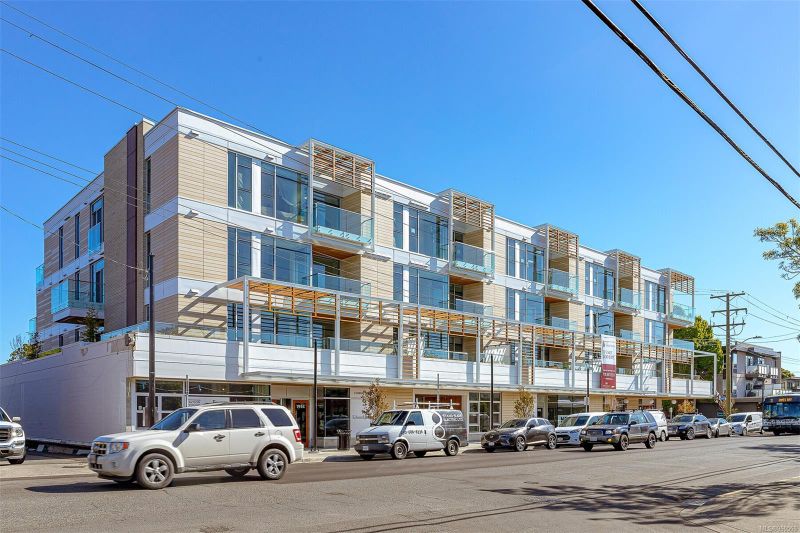 FEATURED LISTING: 403 - 1916 Oak Bay Ave Victoria