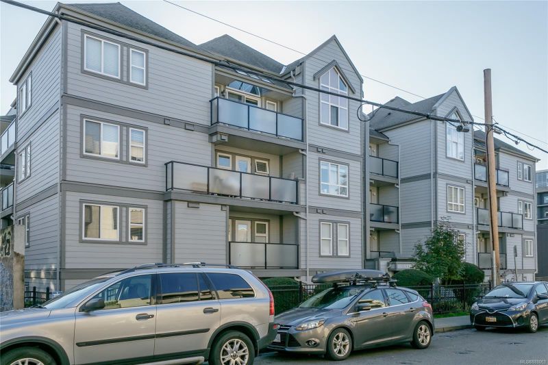 FEATURED LISTING: 208 - 827 North Park St Victoria