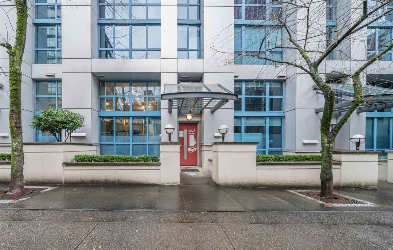 Main Photo: 105 1238 SEYMOUR STREET in Vancouver: Downtown VW Townhouse for sale (Vancouver West)  : MLS®# R2532797