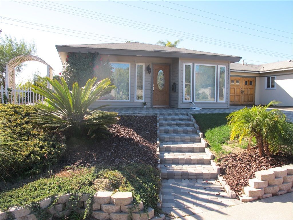Main Photo: ENCINITAS Twin-home for sale : 2 bedrooms : 751 Sunflower