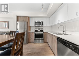 Photo 2: 655 Academy Way Unit# PH20 in Kelowna: House for sale : MLS®# 10313103