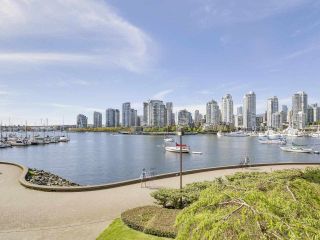 Photo 16: 221 525 WHEELHOUSE Square in Vancouver: False Creek Condo for sale in "Henley Court" (Vancouver West)  : MLS®# R2163432
