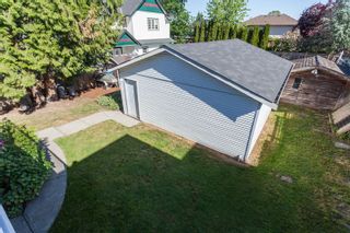 Photo 19: 18185 64 ave in Surrey: Cloverdale BC House for sale (Cloverdale)  : MLS®# R2064928