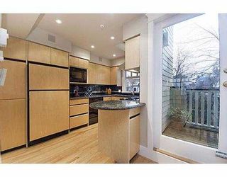 Photo 9: 3354 POINT GREY Road in Vancouver: Kitsilano 1/2 Duplex for sale (Vancouver West)  : MLS®# V688370