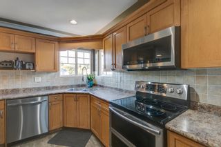 Photo 11: 33048 PHELPS Avenue: House for sale in Mission: MLS®# R2714524