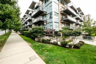 Photo 2: TH4 1288 CHESTERFIELD Avenue in North Vancouver: Central Lonsdale Townhouse for sale in "ALINA" : MLS®# R2204049