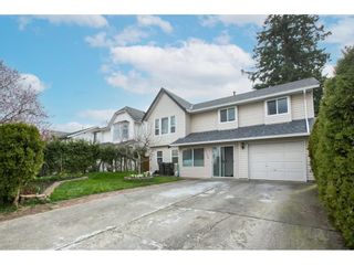 Photo 2: 27136 33 Avenue in Langley: Aldergrove Langley House for sale : MLS®# R2671383