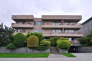 Photo 22: 304 2100 W 3RD Avenue in Vancouver: Kitsilano Condo for sale in "PANORA PLACE" (Vancouver West)  : MLS®# R2723031