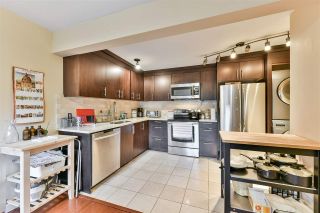 Photo 5: 815 WESTVIEW Crescent in North Vancouver: Upper Lonsdale Townhouse for sale in "Cypress Gardens" : MLS®# R2214681