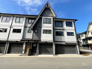 Photo 3: 82 19451 SUTTON Avenue in Pitt Meadows: South Meadows Townhouse for sale in "Nature's Walk" : MLS®# R2871239