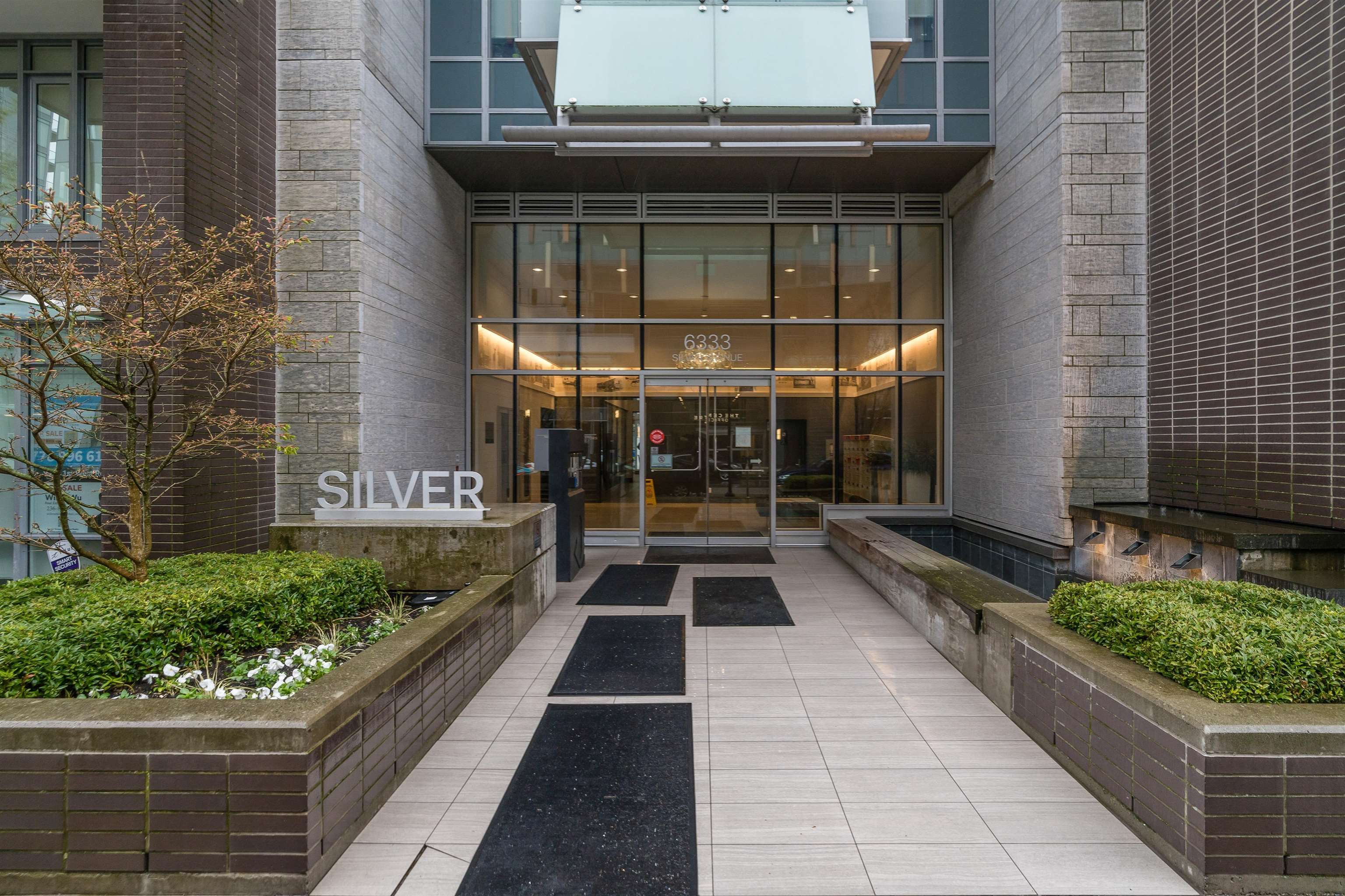 Main Photo: 308 6333 SILVER Avenue in Burnaby: Metrotown Condo for sale in "SILVER" (Burnaby South)  : MLS®# R2770996