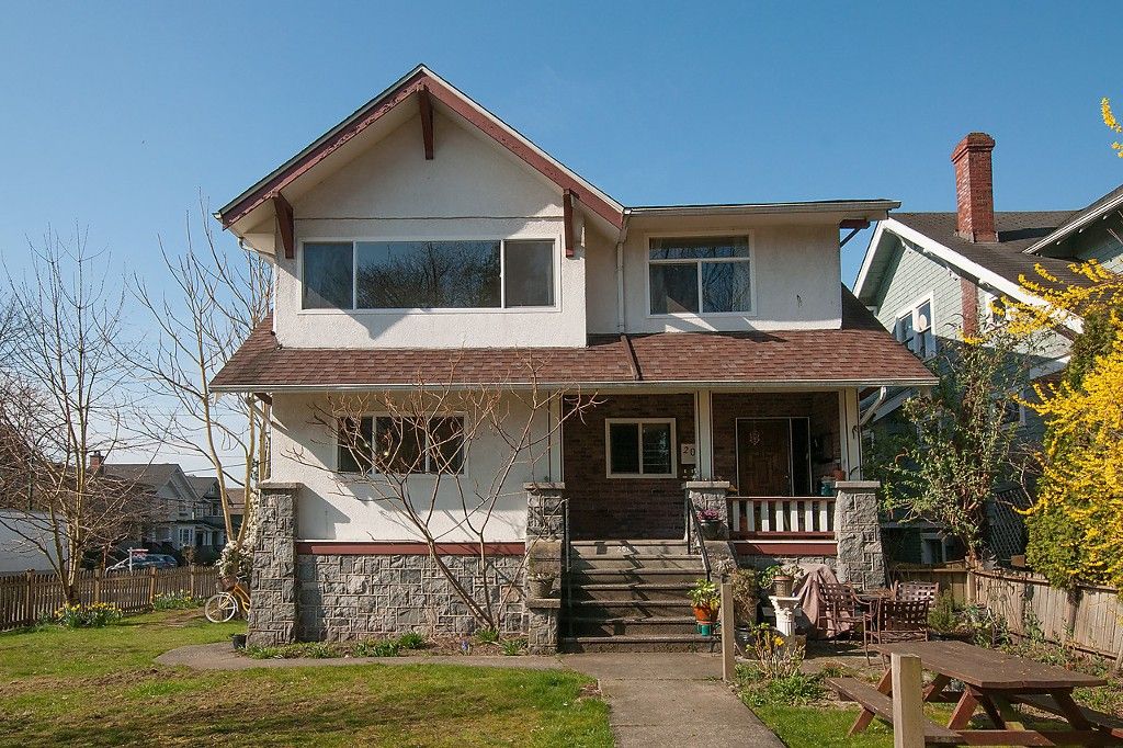 Main Photo: 2043 COLLINGWOOD Street in Vancouver: Kitsilano House for sale (Vancouver West)  : MLS®# R2044911