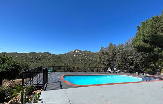 Main Photo: House for sale : 5 bedrooms : 18008 Dos Picos Park Road in Ramona