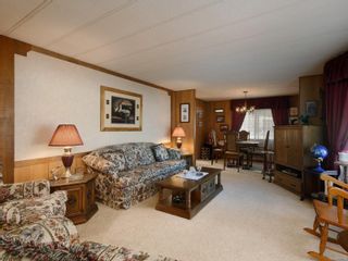 Photo 3: 7 2607 Selwyn Rd in Langford: La Mill Hill Manufactured Home for sale : MLS®# 872104
