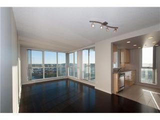 Photo 2: # 3802 1408 STRATHMORE ME in Vancouver: Yaletown Condo for sale (Vancouver West)  : MLS®# V1097407