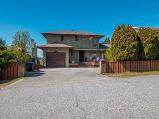 Photo 1: 5217 CHARTWELL Road in Sechelt: Sechelt District House for sale (Sunshine Coast)  : MLS®# R2682424